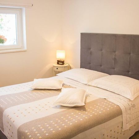 Apartment Verica In Duce - 20 Meters From The Beach Дуги Рат Екстериор снимка