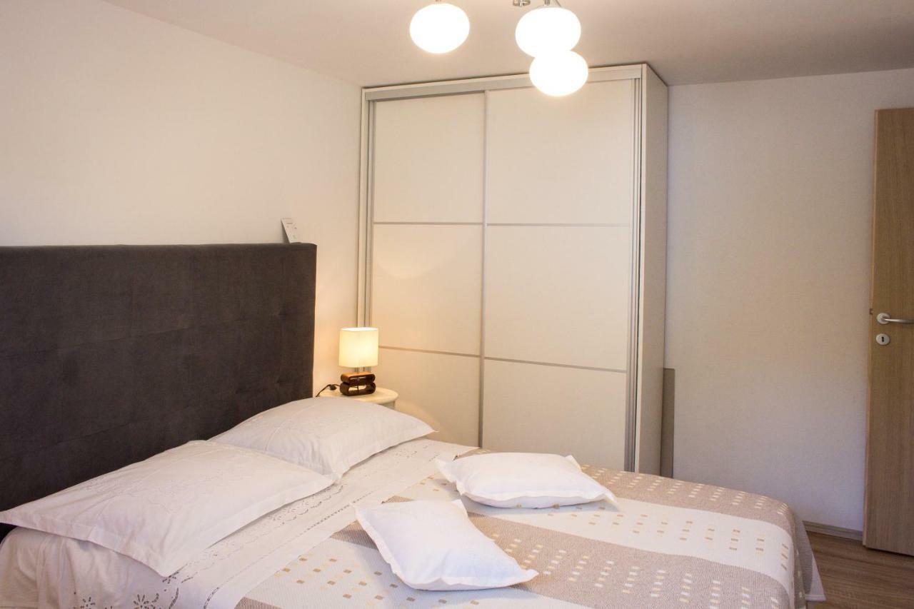 Apartment Verica In Duce - 20 Meters From The Beach Дуги Рат Екстериор снимка